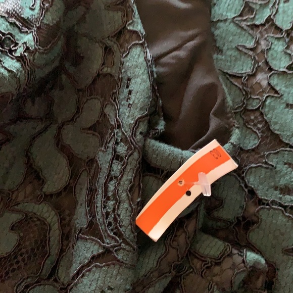 Eliza J Tulip Hem Lace Dress - Picture 14 of 16